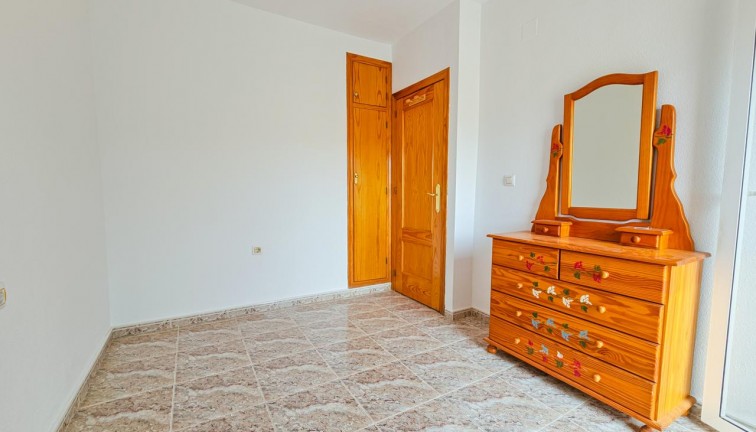 Jälleenmyynti - Bungalow - Orihuela - Calle Aneto, 03189