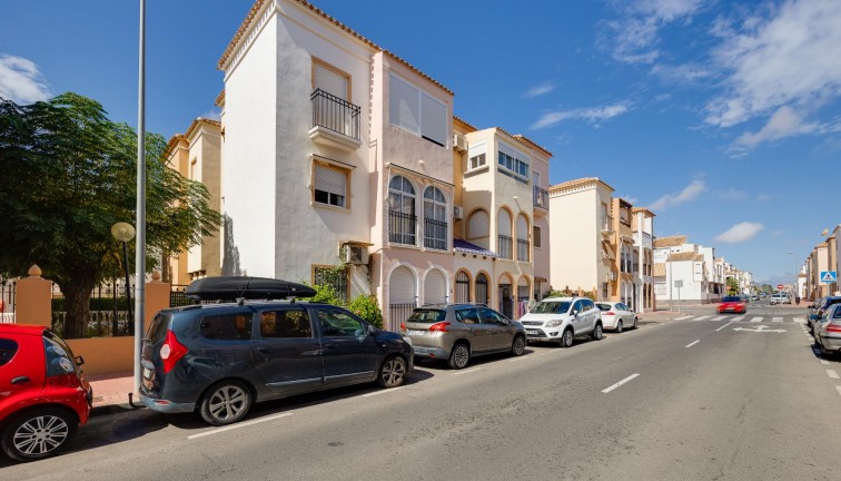 Jälleenmyynti - Bungalow - Torrevieja - Acequion