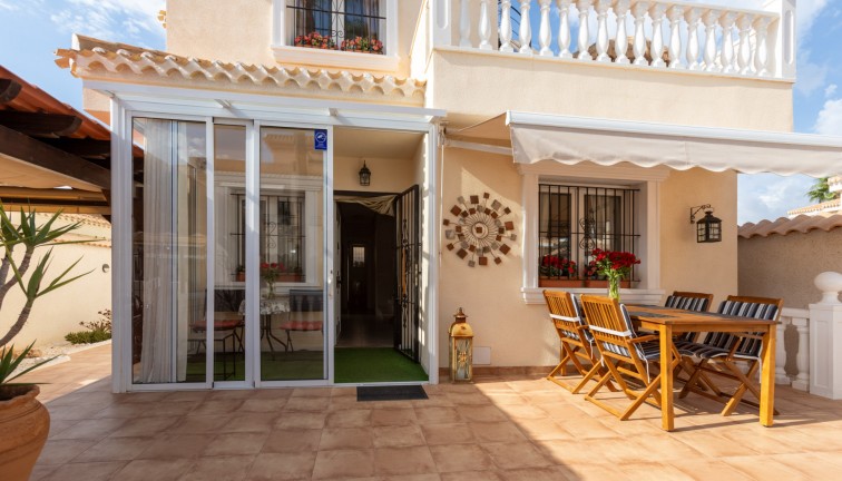 Resale - Chalet - Orihuela Costa - Playa Flamenca