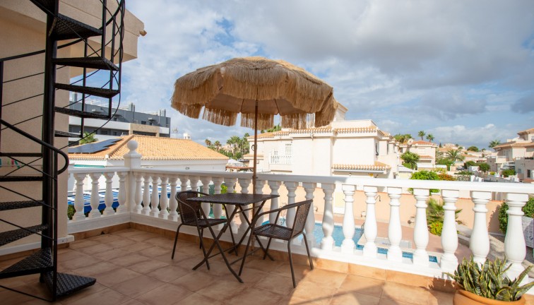 Resale - Chalet - Orihuela Costa - Playa Flamenca