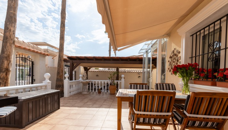 Resale - Chalet - Orihuela Costa - Playa Flamenca