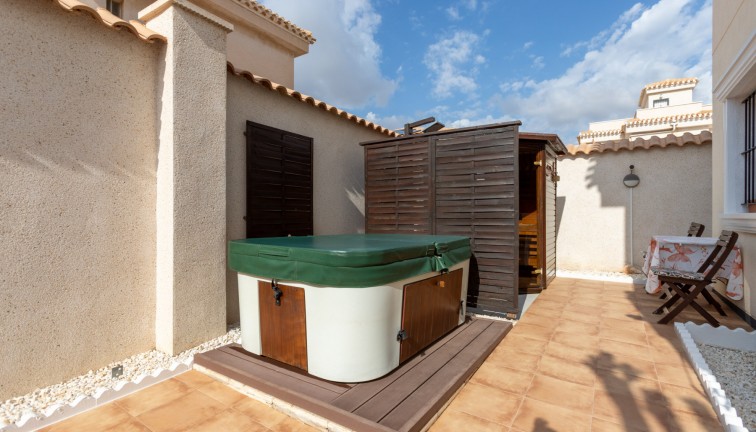 Resale - Chalet - Orihuela Costa - Playa Flamenca