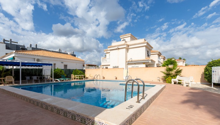 Resale - Chalet - Orihuela Costa - Playa Flamenca