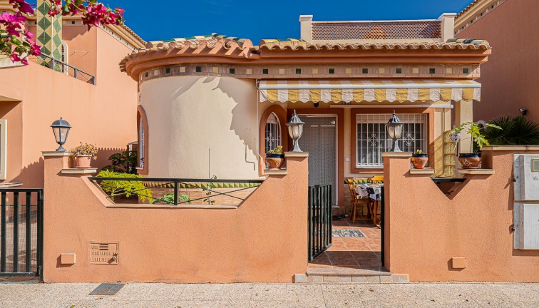 Resale - Chalet - Playa Flamenca