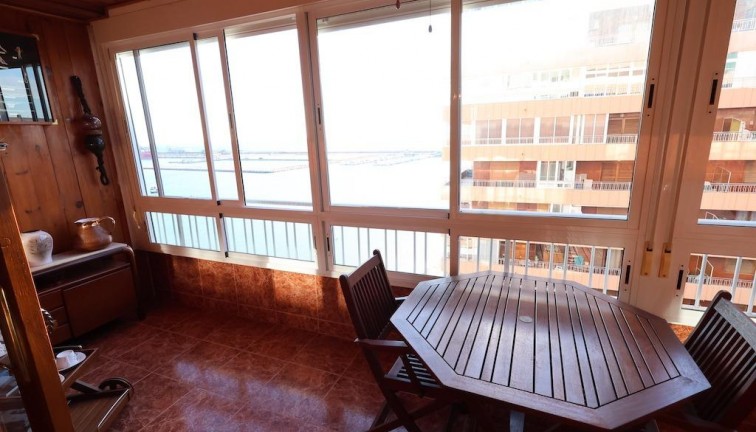 Resale - Apartment - Torrevieja - Acequion