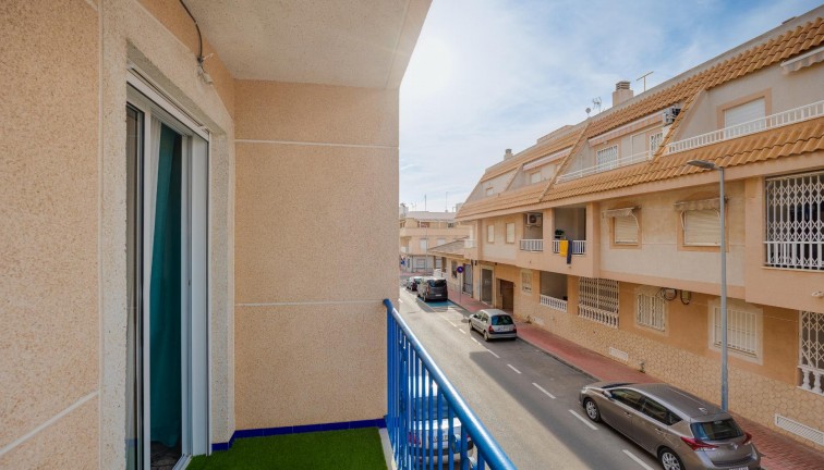 Resale - Apartment - Torrevieja - Acequion