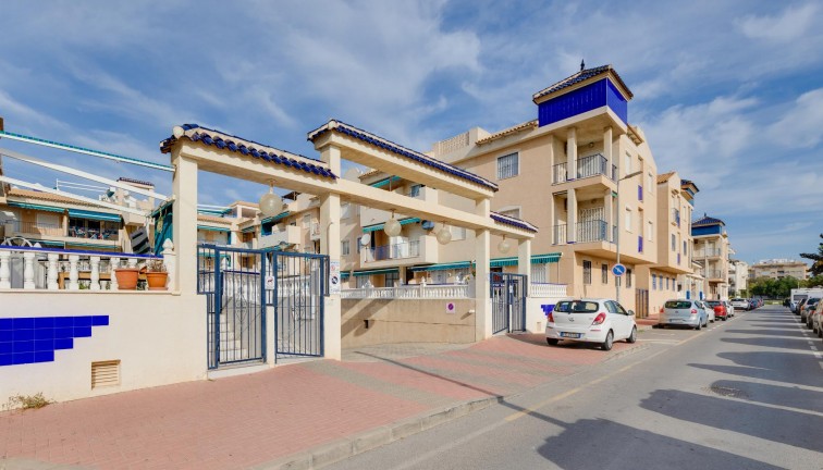 Resale - Apartment - Torrevieja - Acequion