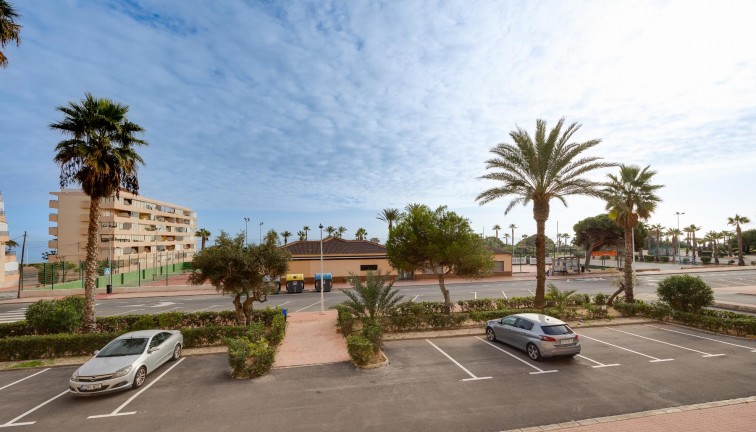 Resale - Apartment - Torrevieja - Cabo cervera